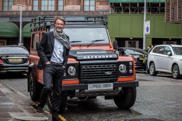 Miljardair geeft 750 miljoen uit om Land Rover nieuw leven in te blazen | AD.nl