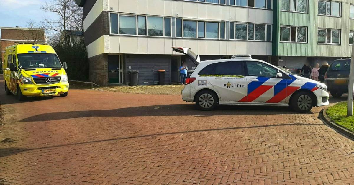 Steekpartij in Enschede: gewonde met spoed naar ziekenhuis #Enschede.