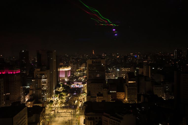 Uitzicht over SÃƒÆ’Ã†â€™Ãƒâ€ Ã¢â‚¬â„¢ÃƒÆ’Ã¢â‚¬Â ÃƒÂ¢Ã¢â€šÂ¬Ã¢â€žÂ¢ÃƒÆ’Ã†â€™ÃƒÂ¢Ã¢â€šÂ¬Ã‚Â ÃƒÆ’Ã‚Â¢ÃƒÂ¢Ã¢â‚¬Å¡Ã‚Â¬ÃƒÂ¢Ã¢â‚¬Å¾Ã‚Â¢ÃƒÆ’Ã†â€™Ãƒâ€ Ã¢â‚¬â„¢ÃƒÆ’Ã‚Â¢ÃƒÂ¢Ã¢â‚¬Å¡Ã‚Â¬Ãƒâ€šÃ‚Â ÃƒÆ’Ã†â€™Ãƒâ€šÃ‚Â¢ÃƒÆ’Ã‚Â¢ÃƒÂ¢Ã¢â€šÂ¬Ã…Â¡Ãƒâ€šÃ‚Â¬ÃƒÆ’Ã‚Â¢ÃƒÂ¢Ã¢â€šÂ¬Ã…Â¾Ãƒâ€šÃ‚Â¢ÃƒÆ’Ã†â€™Ãƒâ€ Ã¢â‚¬â„¢ÃƒÆ’Ã¢â‚¬Â ÃƒÂ¢Ã¢â€šÂ¬Ã¢â€žÂ¢ÃƒÆ’Ã†â€™Ãƒâ€šÃ‚Â¢ÃƒÆ’Ã‚Â¢ÃƒÂ¢Ã¢â€šÂ¬Ã…Â¡Ãƒâ€šÃ‚Â¬ÃƒÆ’Ã¢â‚¬Â¦Ãƒâ€šÃ‚Â¡ÃƒÆ’Ã†â€™Ãƒâ€ Ã¢â‚¬â„¢ÃƒÆ’Ã‚Â¢ÃƒÂ¢Ã¢â‚¬Å¡Ã‚Â¬Ãƒâ€¦Ã‚Â¡ÃƒÆ’Ã†â€™ÃƒÂ¢Ã¢â€šÂ¬Ã…Â¡ÃƒÆ’Ã¢â‚¬Å¡Ãƒâ€šÃ‚Â£o Paulo vanaf het feest op de 45ste verdieping. Beeld Nicola Zolin