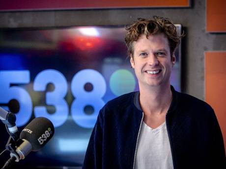 Wietze de Jager in oranje boevenpak: Zwolse radio-dj doet mee aan Jachtseizoen