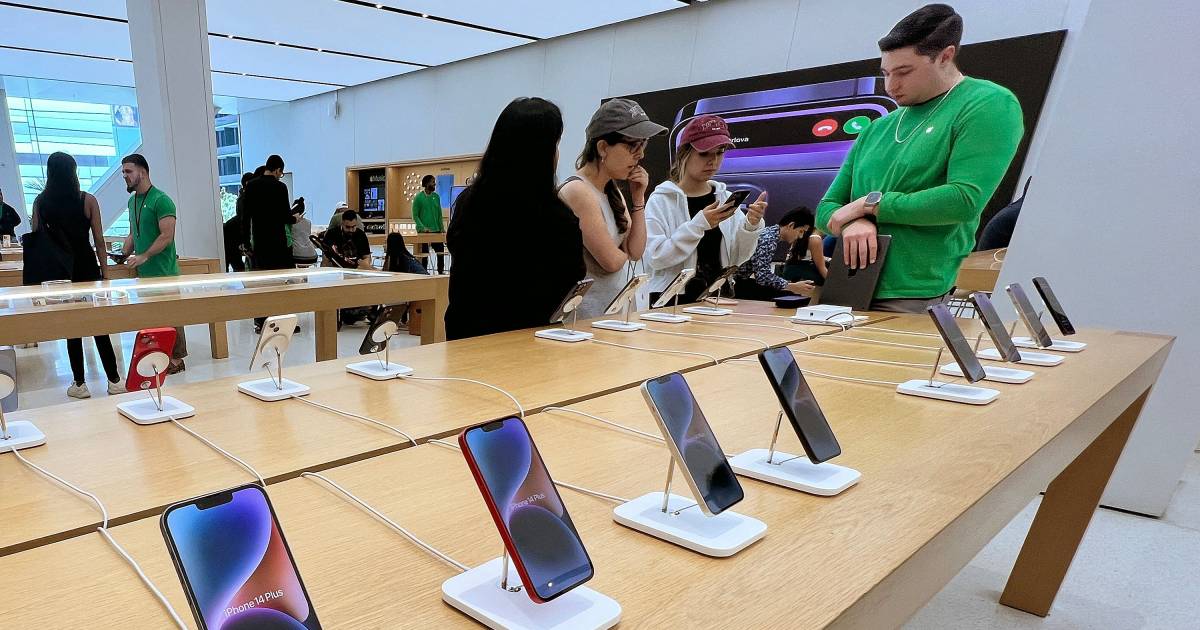 Apple voit son chiffre d’affaires chuter, les revenus des ventes d’iPhone augmentent |  Pomme