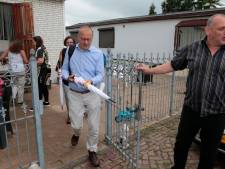 Burgemeester gaat te voet door zijn gemeente: ‘De volgende stop? Woonwagenkamp Arkel’