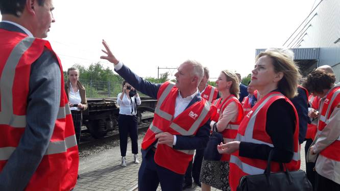 Minister en staatssecretaris horen alles over de Tilburgse containerterminals