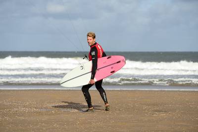 Biltse Kitesurfer Tobias van Tellingen: De Piet Paulusma van het surfen