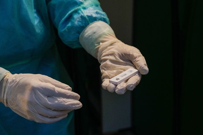 La vente des tests antigéniques reste interdite pour le grand public en Belgique.