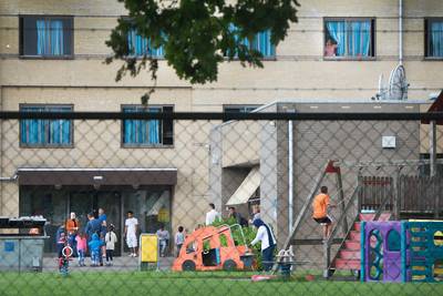 Azc's in de regio zitten weer overvol, onder meer door krappe huizenmarkt