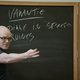Vanavond op televisie: Geubels over humor, een spannend oorlogsdrama, en aftellen naar de dood