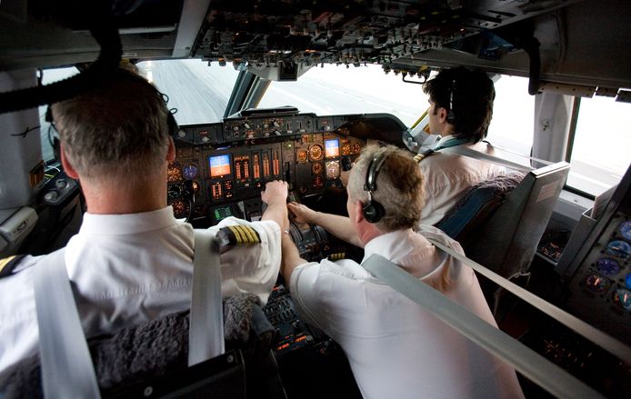 Piloten in een cockpit (foto ter illustratie).