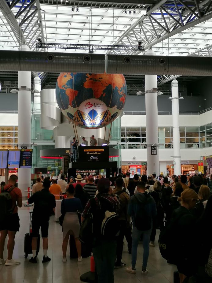 Tomorrowlandfeestje in de A-Pier op Brussels Airport.