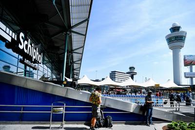 L'aéroport néerlandais de Schiphol fixe un nombre limite de passagers par jour cet été