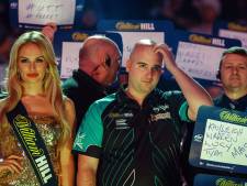 Geen walk-on-girls meer bij darttoernooien PDC