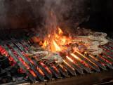 In de haven vlammen op houtskool met Uruguayaans vlees 