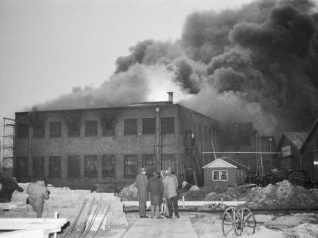 Spectaculaire brand in bandenfabriek bleek aangestoken: dader hoopte op een complimentje