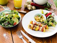 Wat Eten We Vandaag: Kip-paprikaspiesen met mangosalsa