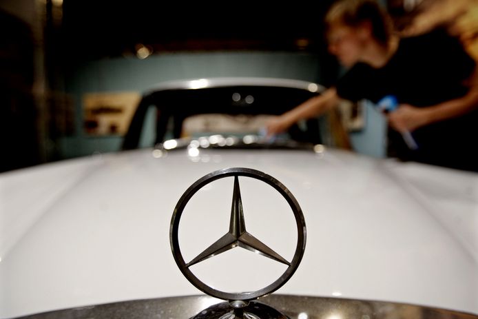 Het Kroatische bedrijf dagvaardde onder meer de Nederlandse afdeling van Mercedes Benz Trucks.