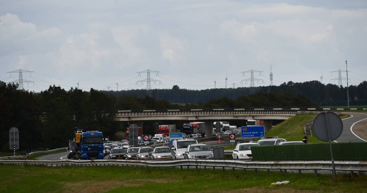Ongeluk met zes voertuigen bij ketelbrug: linkerrijstrook dicht.