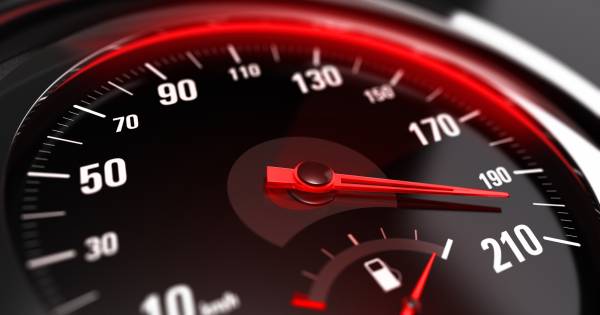 Man rijdt 208 om politie af te schudden die hem snapte bij snelheidscontrole