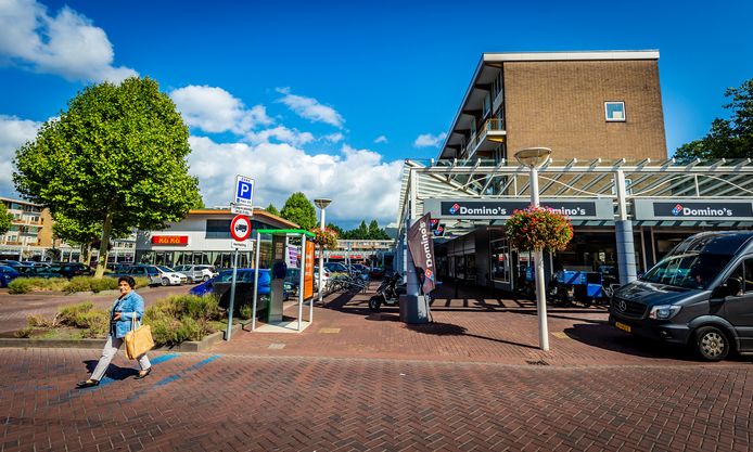Winkelcentrum Crabbehof in Dordrecht. Foto ter illustratie.