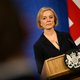 Britse premier Truss biedt excuses aan, maar blijft wel op haar plek