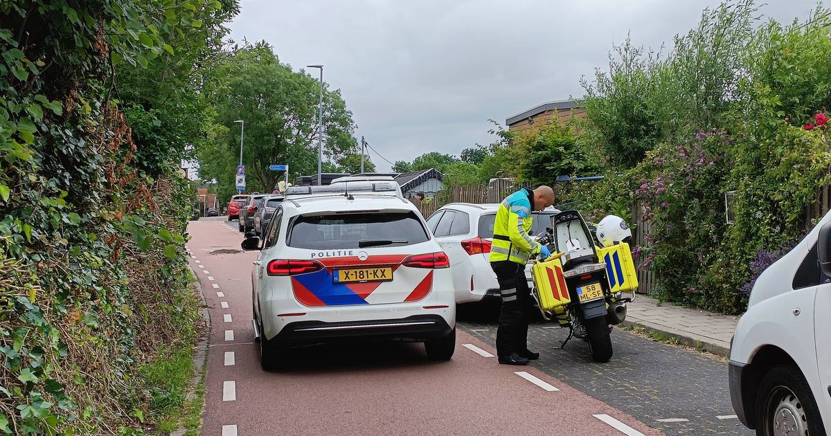 Vrouw (70) gewond bij ernstig ongeluk op Neckerstraat in Wijdewormer, traumaheli geland