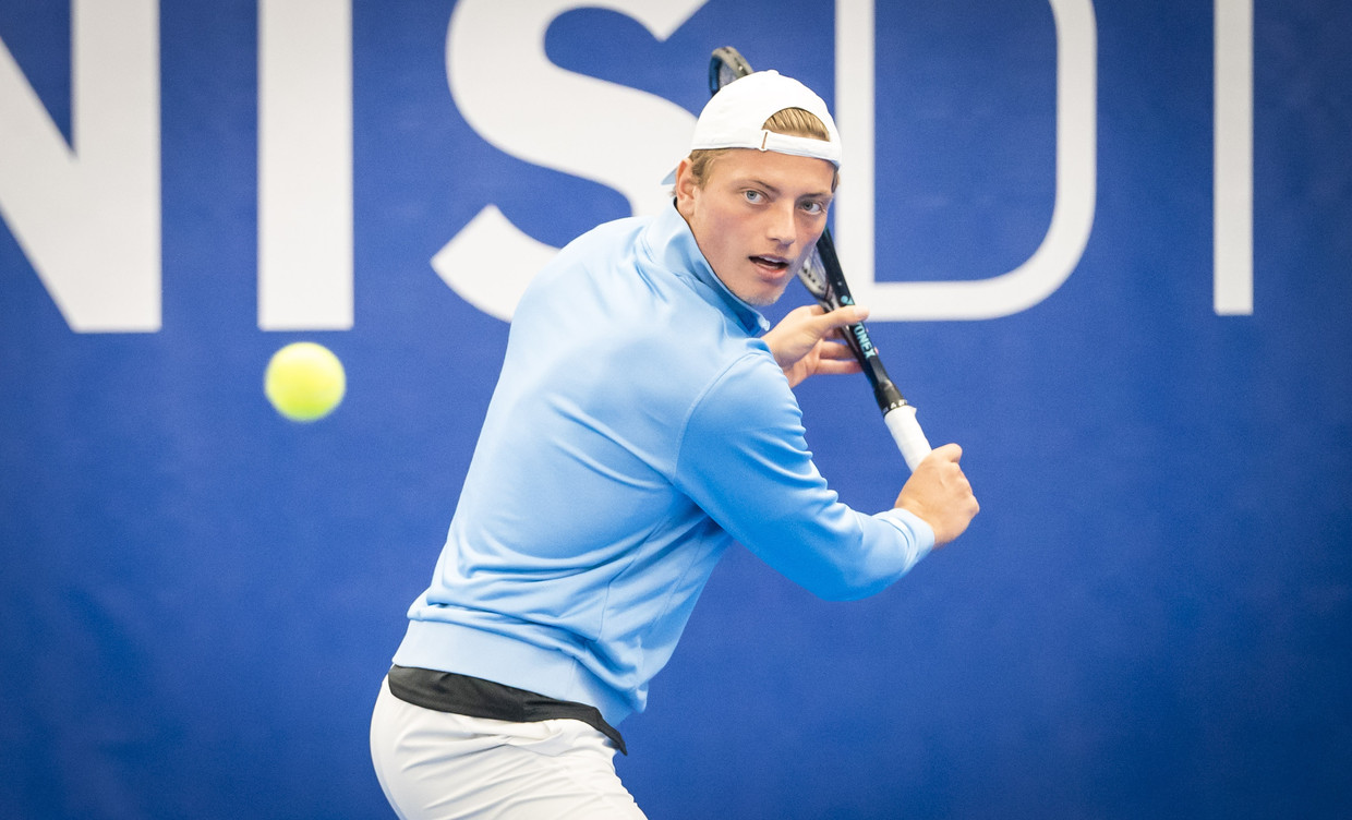 Tim van Rijthoven kreeg na zijn stunt op het Libema Open in Rosmalen een wildcard voor Wimbledon. Beeld Jeroen Jumelet/ANP