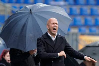 AZ-trainer Slot ziet genoeg leermomenten na gelijkspel in Tilburg