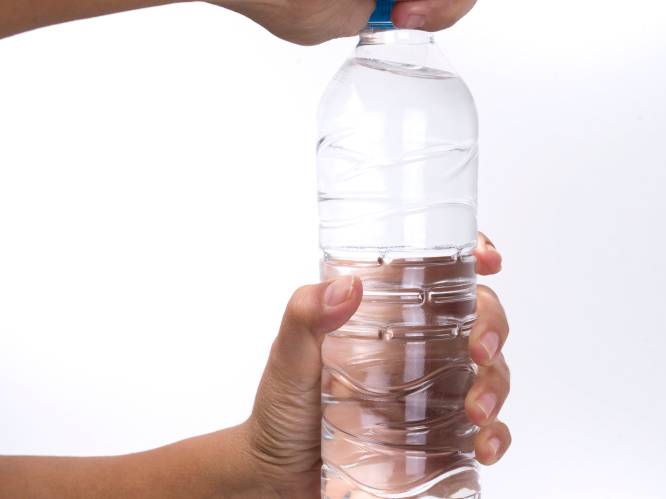1 liter flessenwater: 325 stukjes plastic