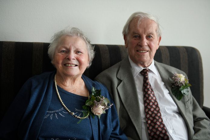 Wim zag Lenie in de bus en wist het meteen ‘Dit meisje blijft mijn