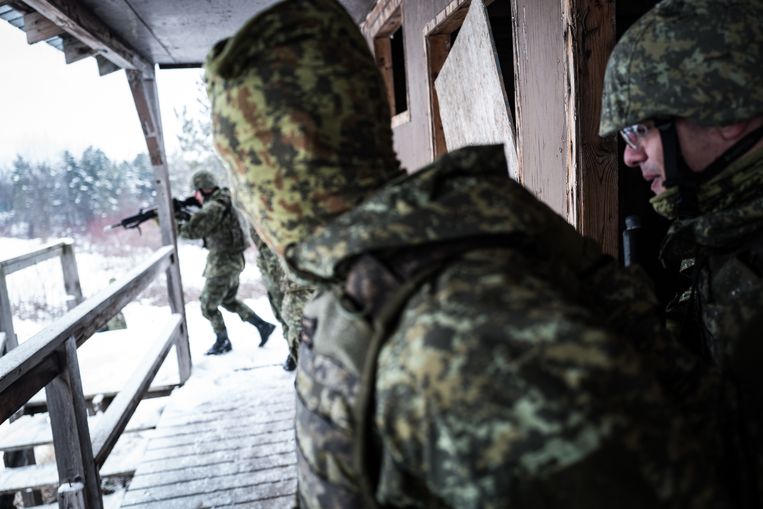 Kosovo veiligheidstroepen trainen op de militaire basis in Ferizaj, Kosovo. Beeld Zolin Nicola