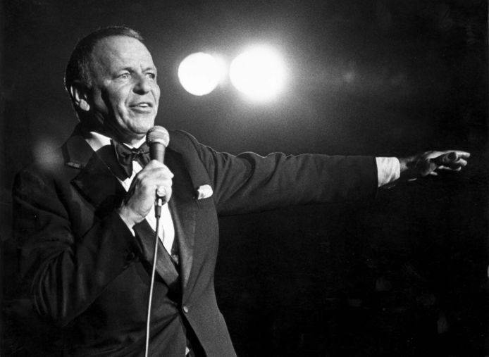 De Amerikaanse zanger Frank Sinatra tijdens zijn optreden op 7 maart 1977 in het Amsterdamse Concertgebouw.