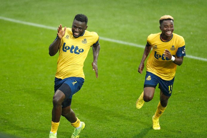 Boniface doet het weer, na zijn winner donderdag tegen Malmö: in de laatste minuut zorgde de spits voor de 1-2.