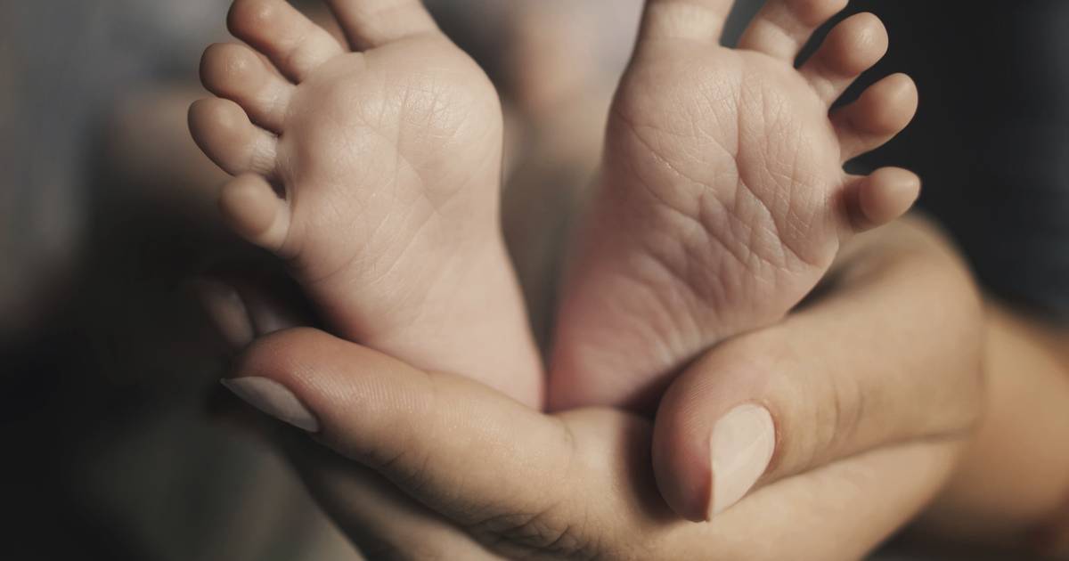 Vrouw bevalt in file op A2 na ongeluk met zeven autos.