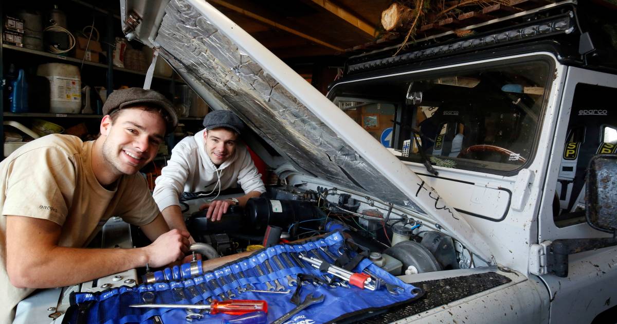 Nederlandse ‘Turbo-twins’ Tom en Renk (20) sleutelen als een geoliede ...