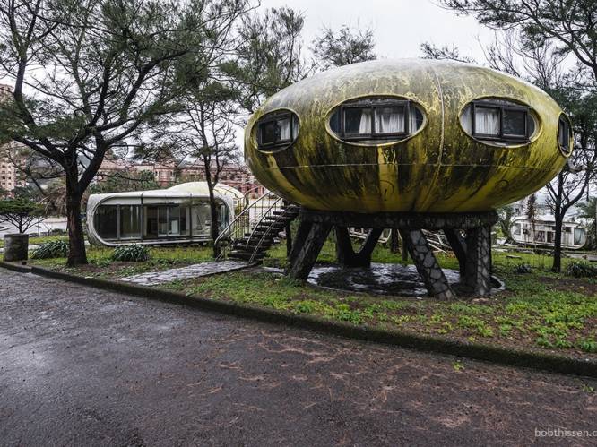 VIDEO: Volgens legende liep dit UFO-dorp 40 jaar geleden leeg na reeks zelfmoorden en geestverschijningen. Nu ziet het er pas echt spookachtig uit