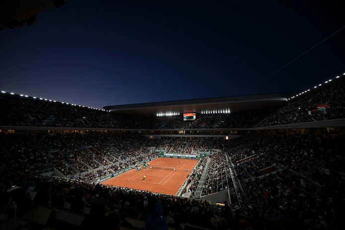 Rafael Nadel en Novak Djokovic speelden tot 2 uur 's nachts op Roland Garros.
