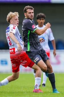 FC Dordrecht-verdediger Savastano vaart wel bij meer concurrentie: ‘Ik voel me niet extra op scherp gezet’