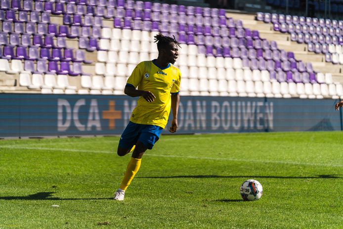 Taofeek Ismaheel moet voor diepgang zorgen bij Beveren: “Hou meer van ...