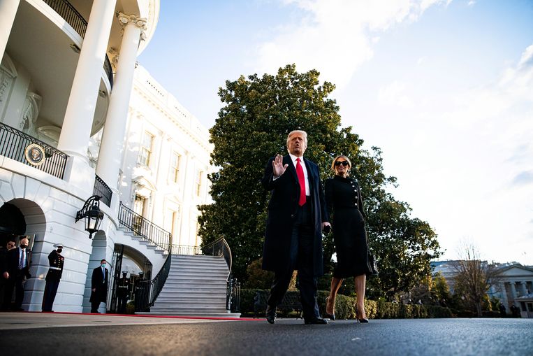 Donald en Melania Trump verlaten op 20 januari het Witte Huis. Trumps speech op het CPAC wordt zijn eerste publieke optreden sinds dat moment. Beeld EPA