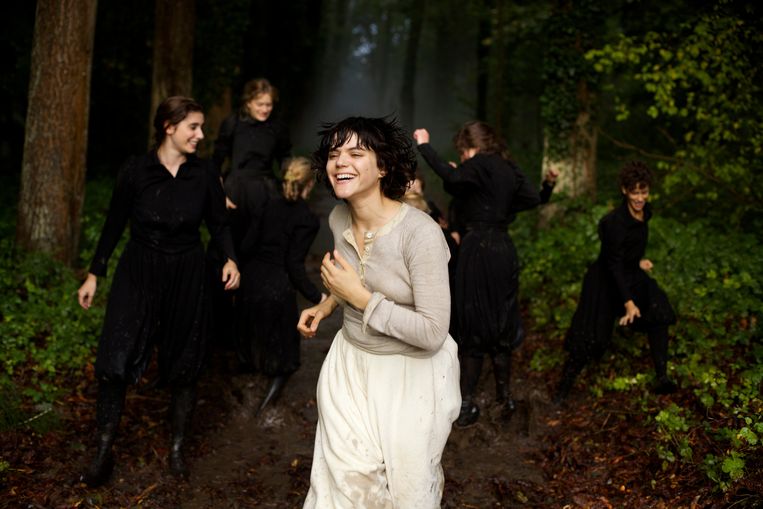 Soko in ‘La danseuse’ van Stéphanie Di Giusto. Beeld 