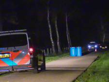 Vaten met 1000 liter drugsafval midden op straat gedumpt bij Het Rutbeek in Enschede