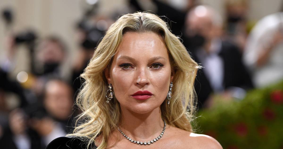 ‘Togliti il ​​reggiseno’: Kate Moss racconta la sua brutta esperienza con un fotografo quando aveva solo 15 anni |  Le persone