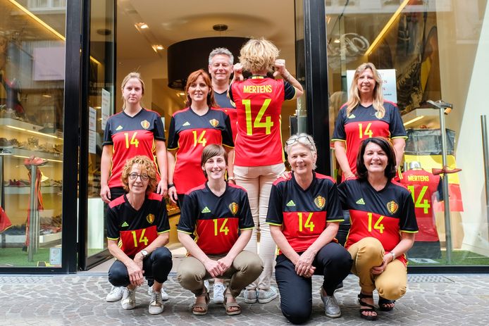 ONDERNEMERS VAN BIJ ONS. Sinds 1728 kunnen Leuvenaars schoenen kopen bij Mertens Schoenen De zaak is mogelijk zelfs ouder maar we konden maar acht generaties teruggaan Ondernemers van bij ons Vlaams B...