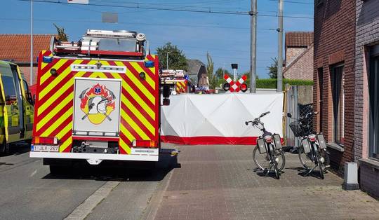 Auto gegrepen door trein in Zele: 100-jarige bestuurder overleden