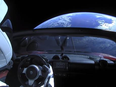 Live meegenieten van uitzicht Tesla Roadster in de ruimte