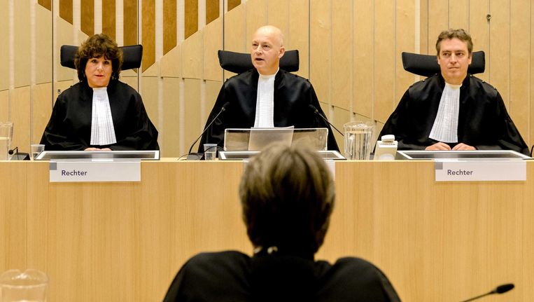 (VLNR) Rechters Elianne van Rens, Hendrik Steenhuis en Sijbrand Krans voorafgaand aan de uitspraak in het strafproces tegen Geert Wilders. Beeld anp