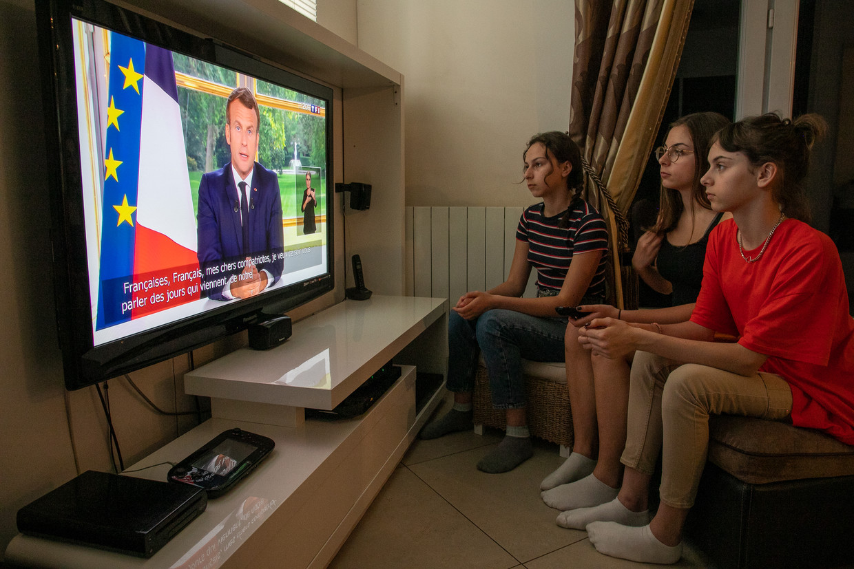 De Fransen hoorden Marcon ook voor het eerst spreken over de recente mondiale golf van antiracistische protesten. Beeld Getty Images