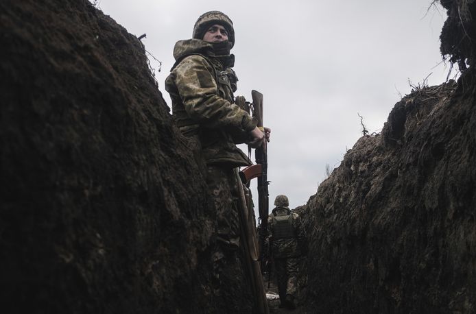 Oekraïense militair in de buurt van Bachmoet.