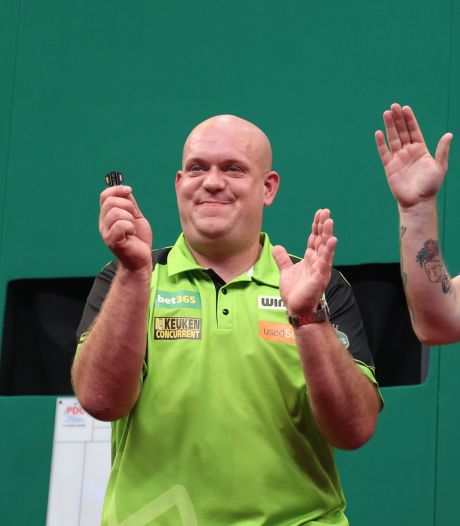 Michael van Gerwen moeizaam langs Amerikaanse Nederlander Van Dongen in New York