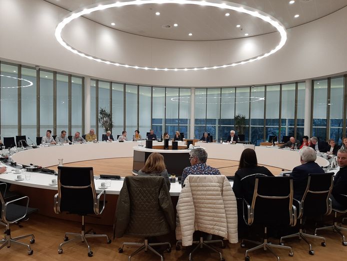 De nieuwe Westlandse gemeenteraad in de raadzaal aan de Verdilaan in Naaldwijk.