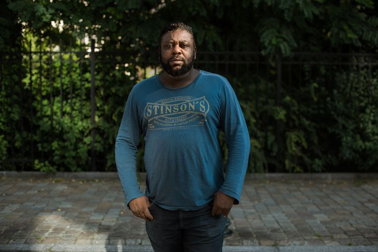 David Kabamba Kabangu. ‘Aanvankelijk vielen mijn klachten mee, maar na enkele dagen voelde ik alle kracht uit mijn lichaam wegvloeien.’ Beeld Wouter Maeckelberghe